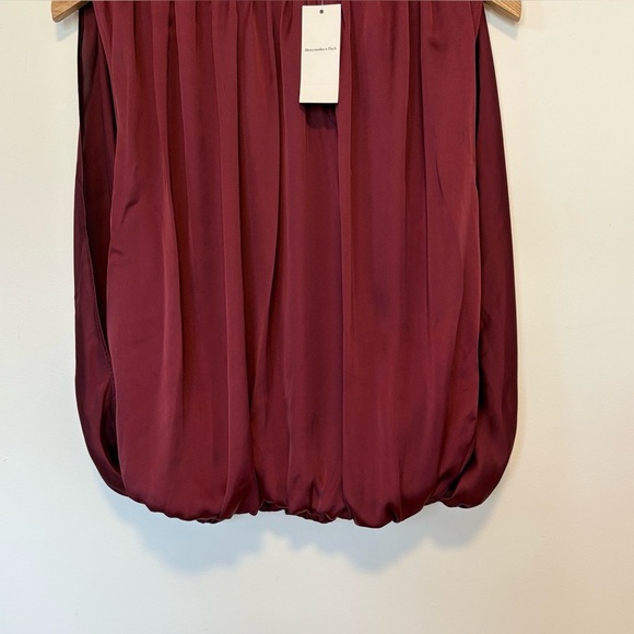 Abercrombie & Fitch Bubble Hem Ruched Satin Top NWT , sz : small - Picture 9 of 10